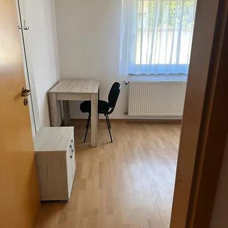Pensión Neureut Living *